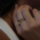 The Knife Edge Ring